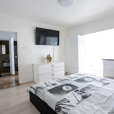 Apartament Central Targu Jiu Exterior photo
