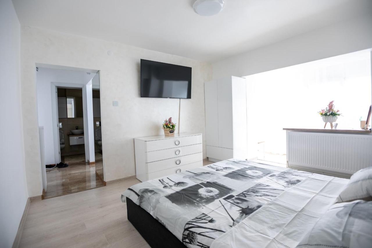 Apartament Central Targu Jiu Exterior photo